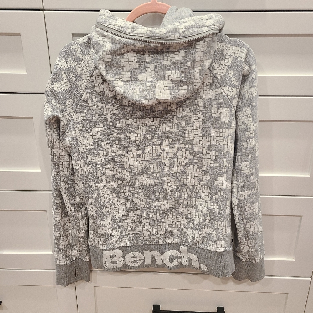 Bench Jacket - Picture 2 of 10